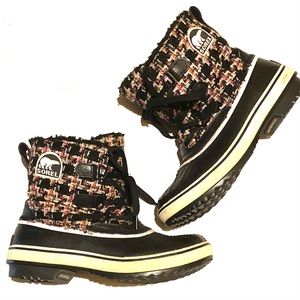 Sorel Tivoli Pink and Black Plaid Waterproof Winter Snow Boots Women's 8.5